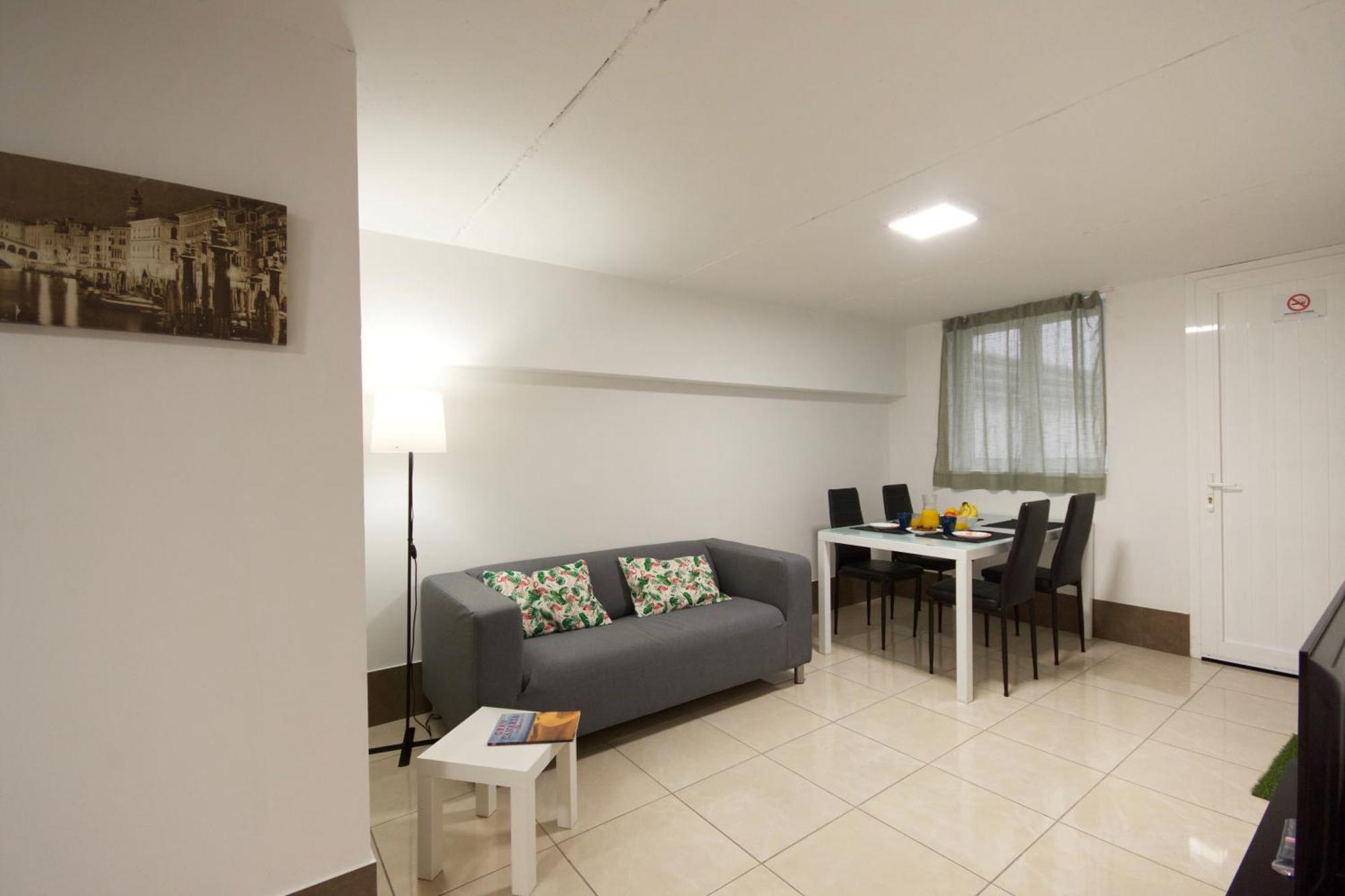 Apartamentos A 10 Minutos Del Aeropuerto Carrizal エクステリア 写真