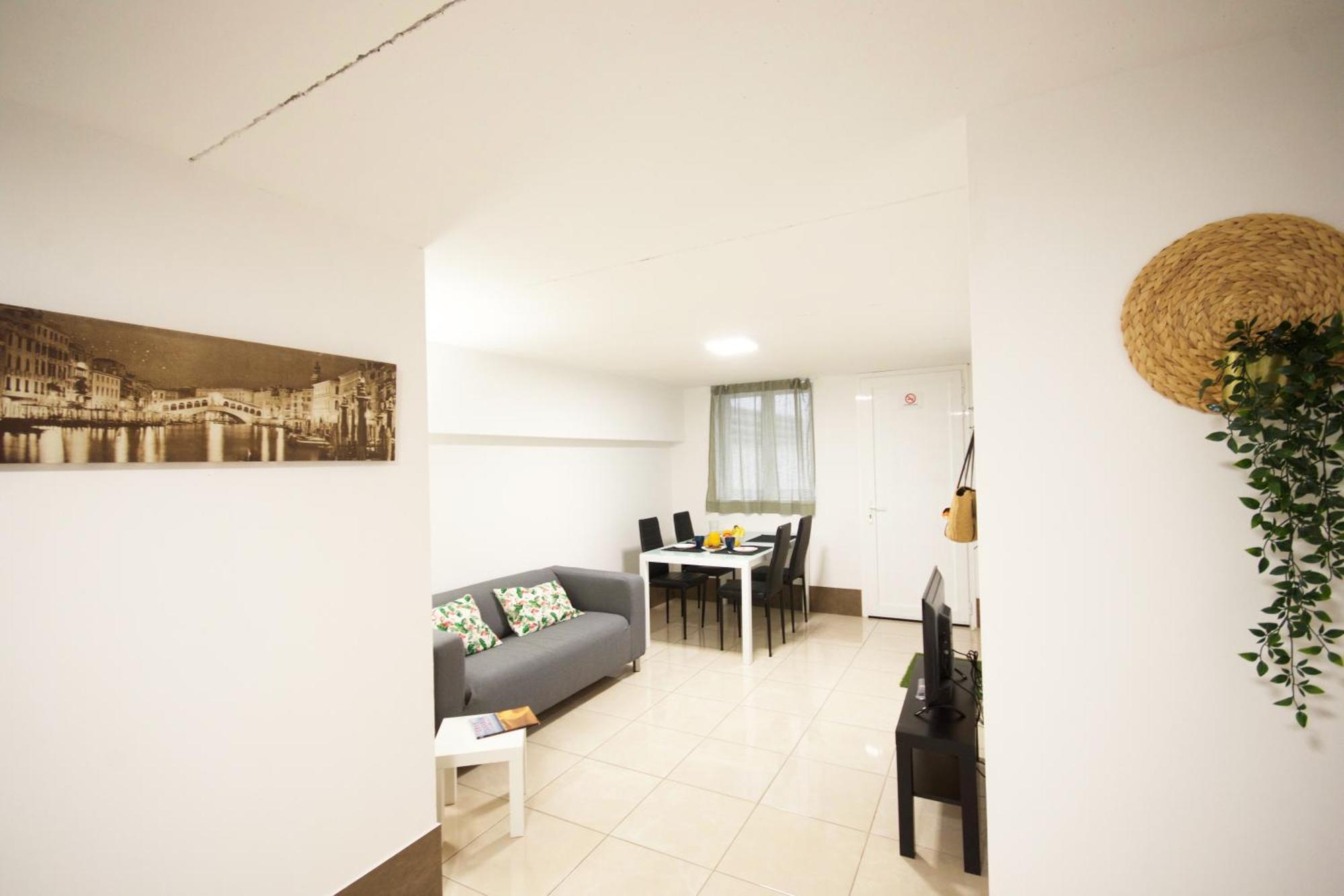 Apartamentos A 10 Minutos Del Aeropuerto Carrizal エクステリア 写真